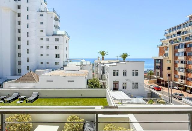 2 Bedroom Property for Sale in Sea Point Western Cape